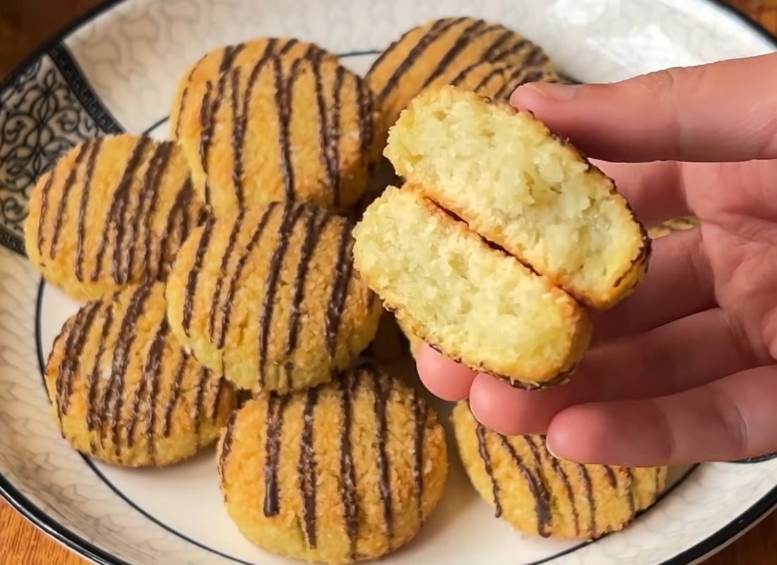 kolač mini sa kokosom iz rerne