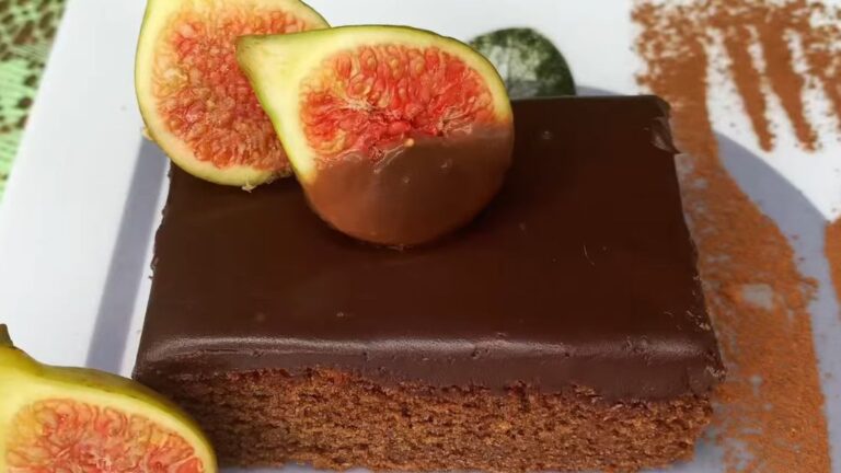 Jednostavni čokoladni kolač: recept za početnike, brza priprema i pečenje
