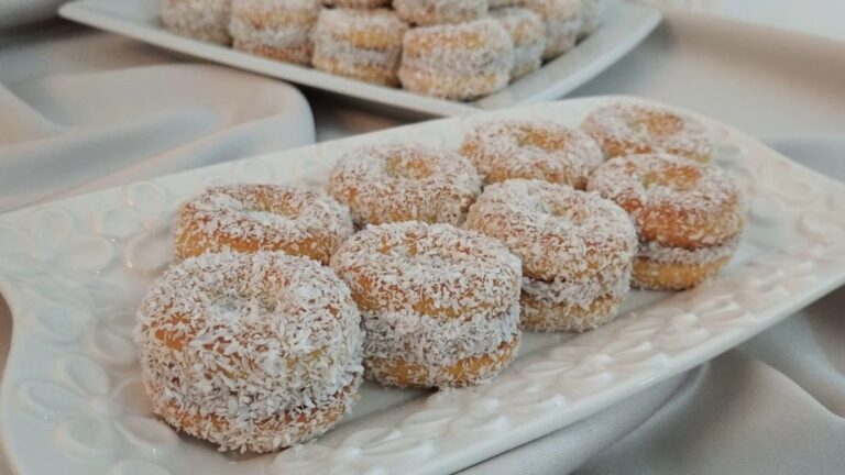 Kolač od čajnog keksa: recept bez miksera, slojevi i hlađenje