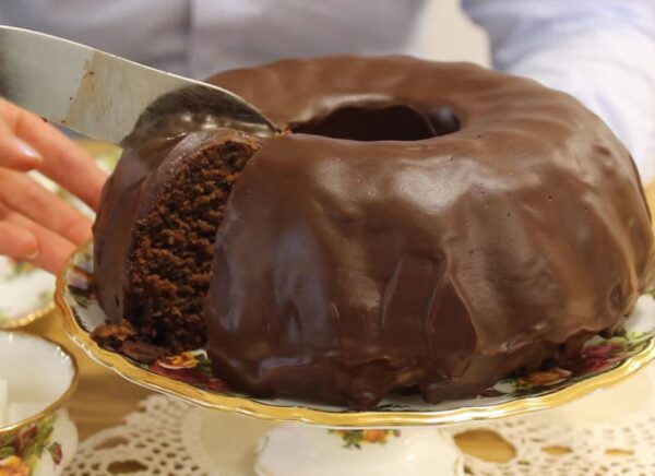 Čokoladni kuglof: kako da bude sočan, bez pucanja i sušenja