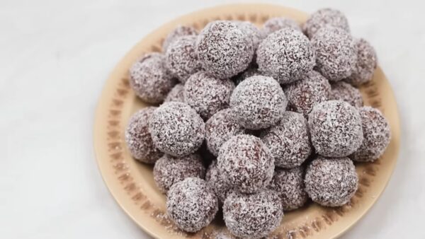 Čokoladne kuglice recept – sitni kolači bez pečenja koji se brzo prave