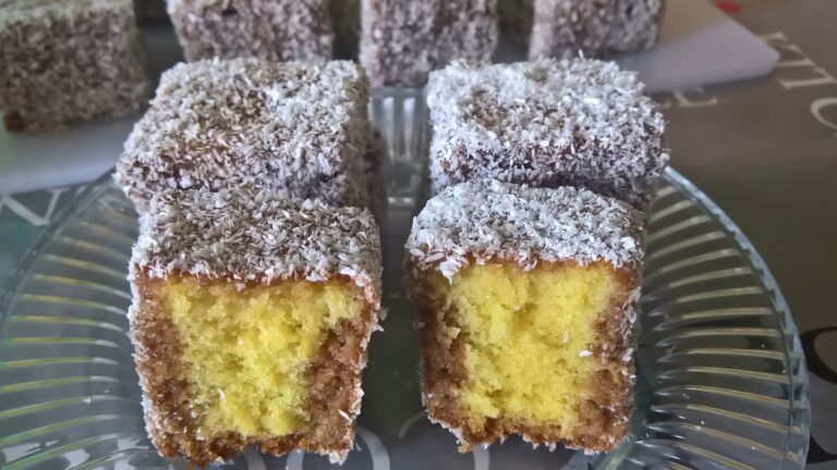 Griz kolač sa kokosom i čokoladom – mekan domaći desert